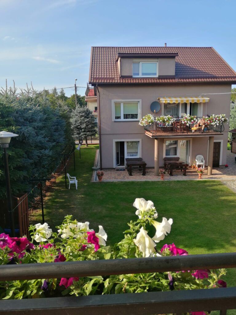 Przytulny pensjonat w Nowęcinie nad jeziorem Sarbsko