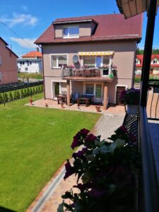 Przytulny pensjonat w Nowęcinie nad jeziorem Sarbsko