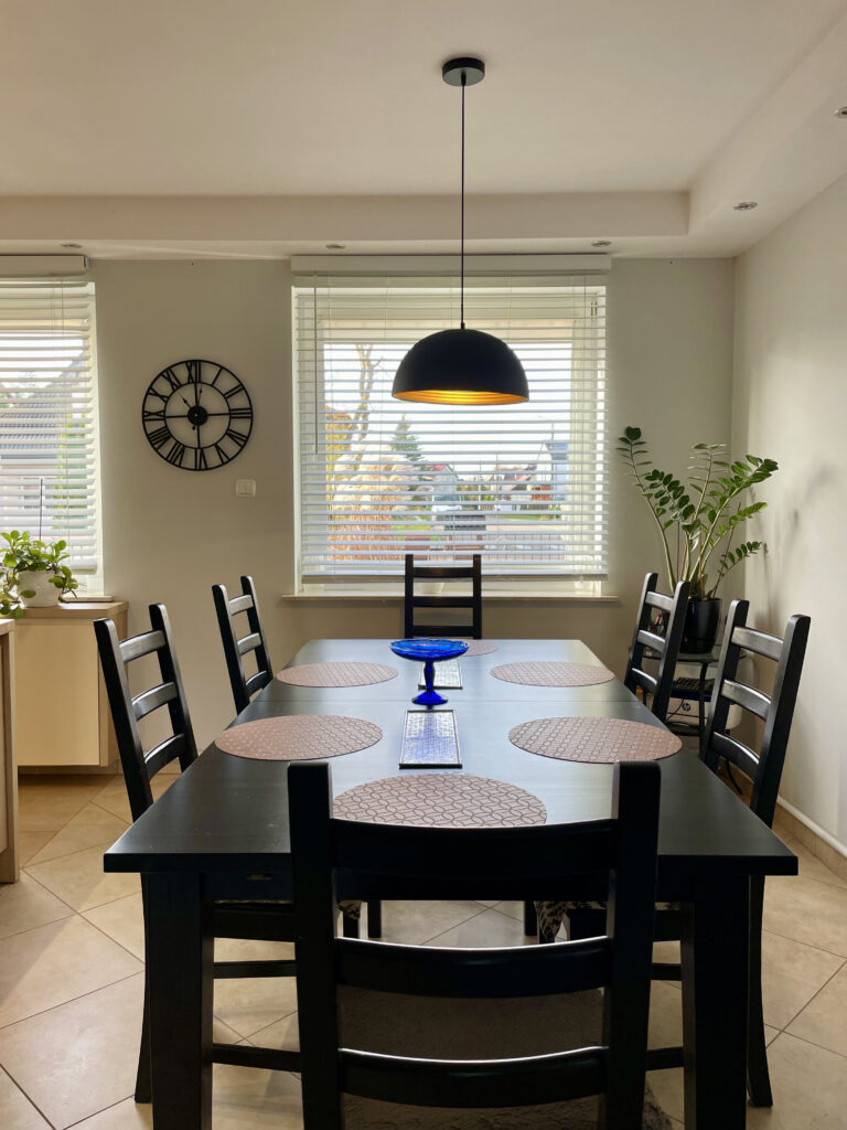 OFERTA SPRZEDAŻY: DOM Z DUSZĄ I POTENCJAŁEM W NOWĘCINIE