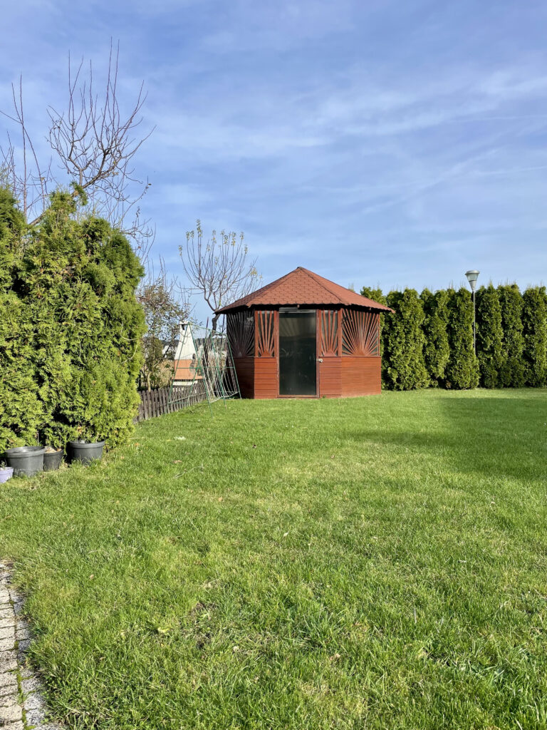 OFERTA SPRZEDAŻY: DOM Z DUSZĄ I POTENCJAŁEM W NOWĘCINIE