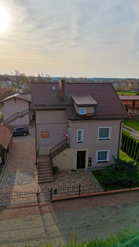 Przytulny pensjonat w Nowęcinie nad jeziorem Sarbsko