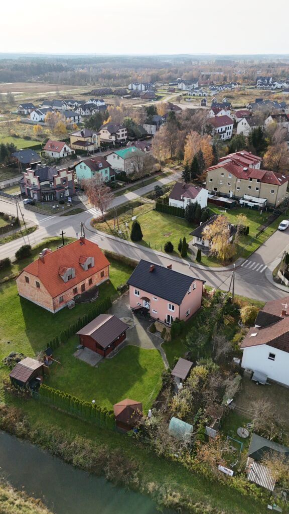 OFERTA SPRZEDAŻY: DOM Z DUSZĄ I POTENCJAŁEM W NOWĘCINIE