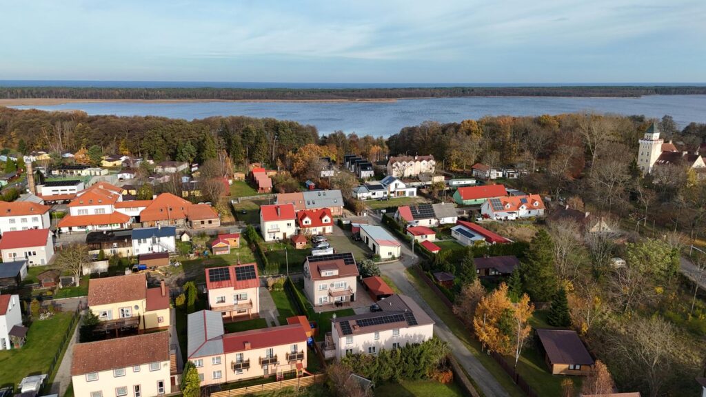 Przytulny pensjonat w Nowęcinie nad jeziorem Sarbsko