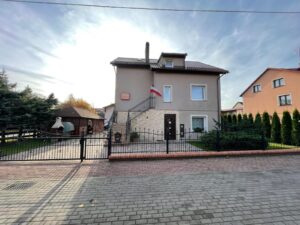 Przytulny pensjonat w Nowęcinie nad jeziorem Sarbsko