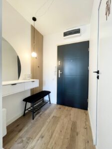 2 pokojowe mieszkanie ul. Emilii Plater z balkonem miejscem postojowym oraz komórką lokatorską