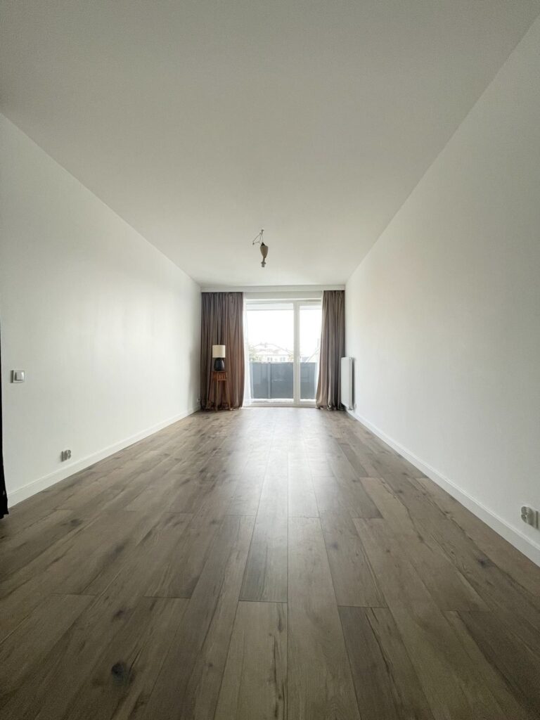 2 pokojowe mieszkanie ul. Emilii Plater z balkonem miejscem postojowym oraz komórką lokatorską