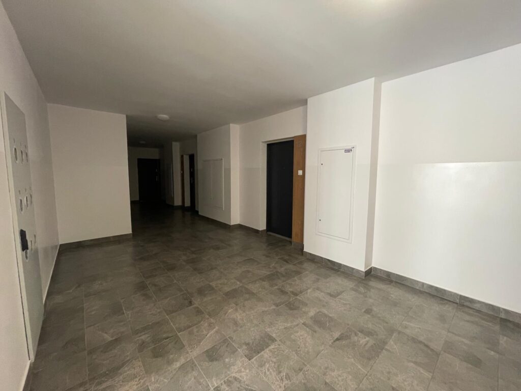 2 pokojowe mieszkanie ul. Emilii Plater z balkonem miejscem postojowym oraz komórką lokatorską