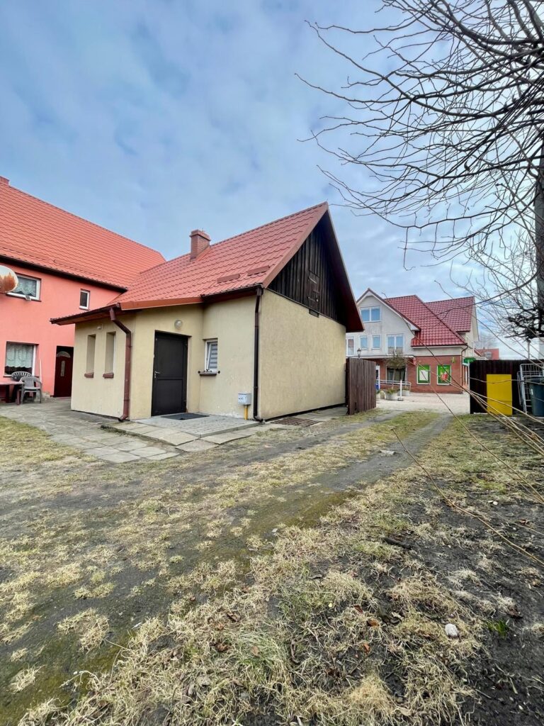 Bezczynszowe mieszkanie położone w Centrum Łeby przy ul. Kościuszki z ogródkiem i garażem