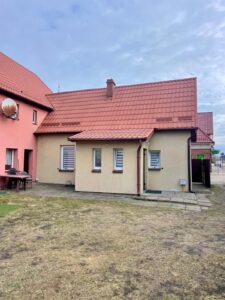 Bezczynszowe mieszkanie położone w Centrum Łeby przy ul. Kościuszki z ogródkiem i garażem