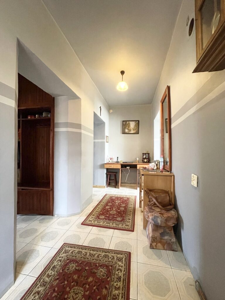 2 pokojowe mieszkanie położone w Lubiewie Lęborskim z 2 działkami i garażem