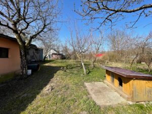 2 pokojowe mieszkanie położone w Lubiewie Lęborskim z 2 działkami i garażem