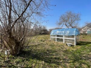 2 pokojowe mieszkanie położone w Lubiewie Lęborskim z 2 działkami i garażem