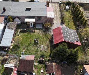 Dom położony w Leśnicach z garażem, sklepem oraz miejscem pod wynajem na paczkomat