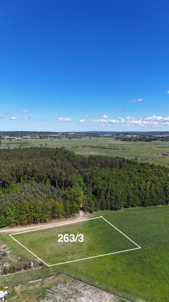 Działka o powierzchni 3231 m2 położona Czarnówko
