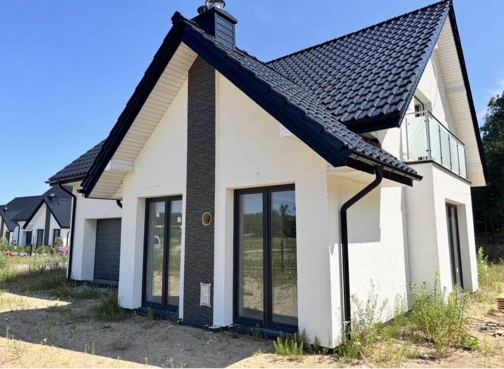 DOM Z DUSZĄ – CISZA, LAS I NOWOCZESNOŚĆ blisko jezioro las