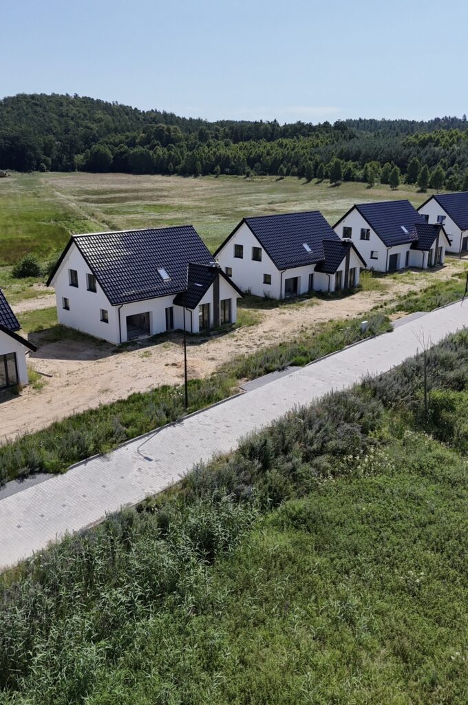 DOM Z DUSZĄ – CISZA, LAS I NOWOCZESNOŚĆ blisko jezioro las