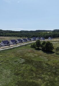 DOM Z DUSZĄ – CISZA, LAS I NOWOCZESNOŚĆ blisko jezioro las